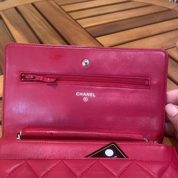 CHANEL WOC Wallet on chain lambskin crossbody - Picture 8 of 15